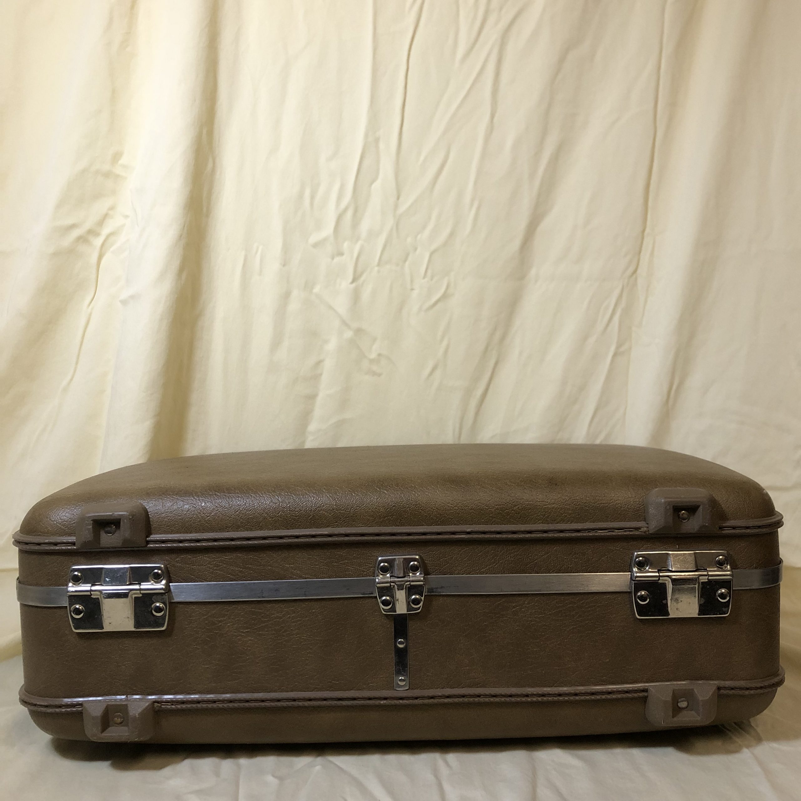 Vintage American Tourister Escort Brown Suitcase (Medium)