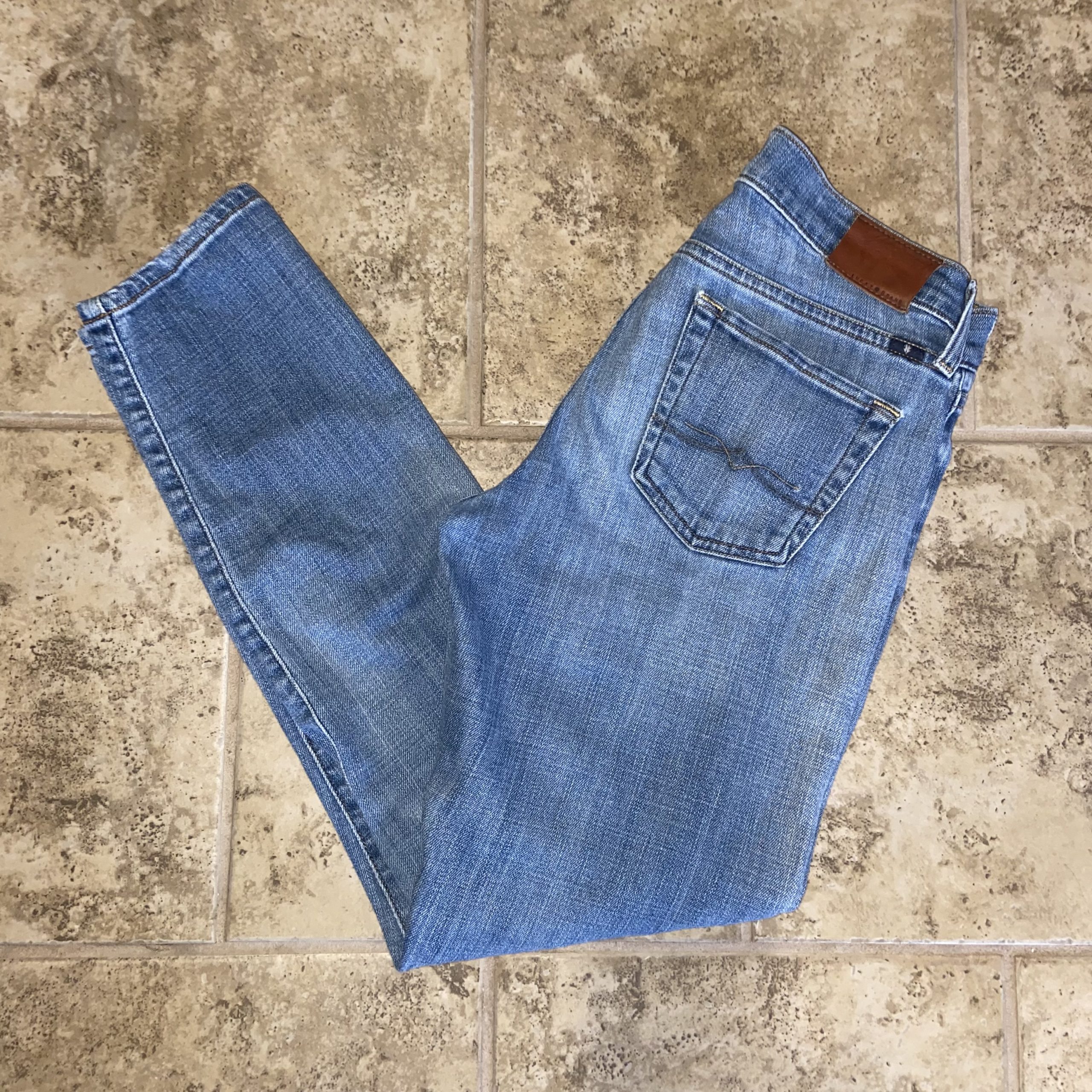 Like New distressed Lucky Brand Jeans  Lucky brand jeans, Dark blue jeans, Lucky  brand